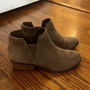 Crown Vintage ankle boots